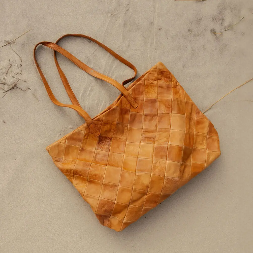 RE:DESIGNED Gry - Scrap Leather Garnväska