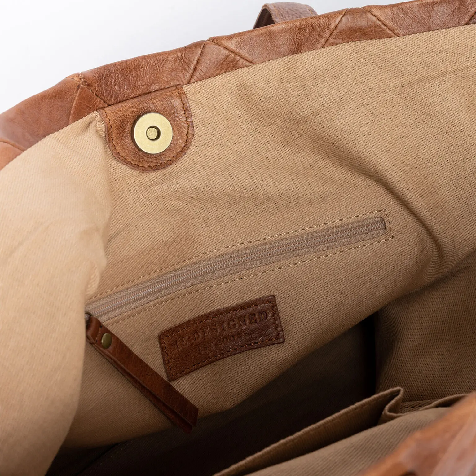 RE:DESIGNED Gry - Scrap Leather Garnväska