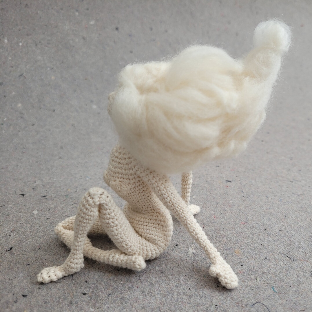Unwinding Woman - Crochet Pattern in English