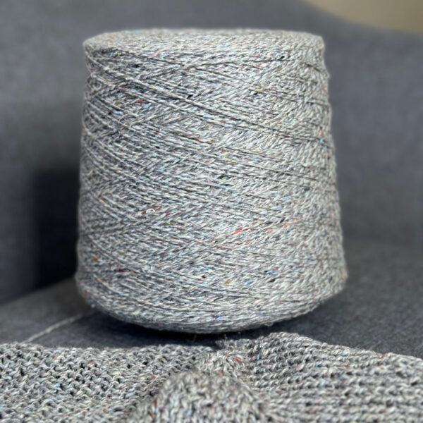 Upcyclat garn av återvunnet textilavfall - NewRetex textilfibergarn