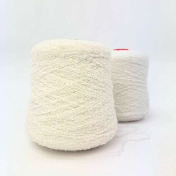 Karoline Bouclégarn (450 g) - Vit