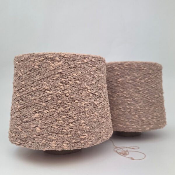 Susanne Noppigt Sommargarn (1 kg) - Puder